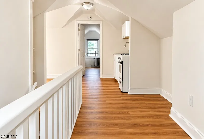 1 bed, 1.0 bath, $1,650 — Photo 4