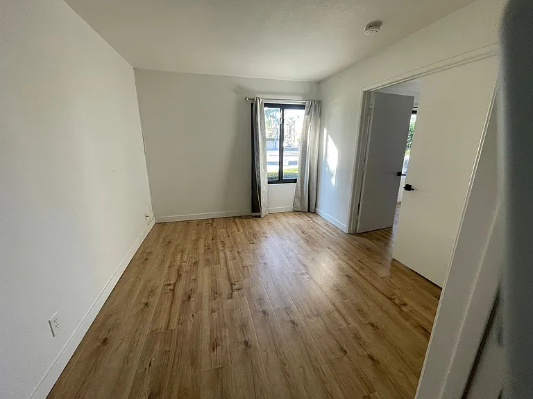 795 Archwood Ave #795 — Photo 16