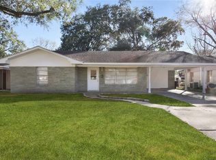 1304 N Elton Ct, Lake Charles, LA 70607