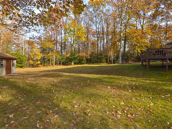 Huge Backyard! With Shed!
