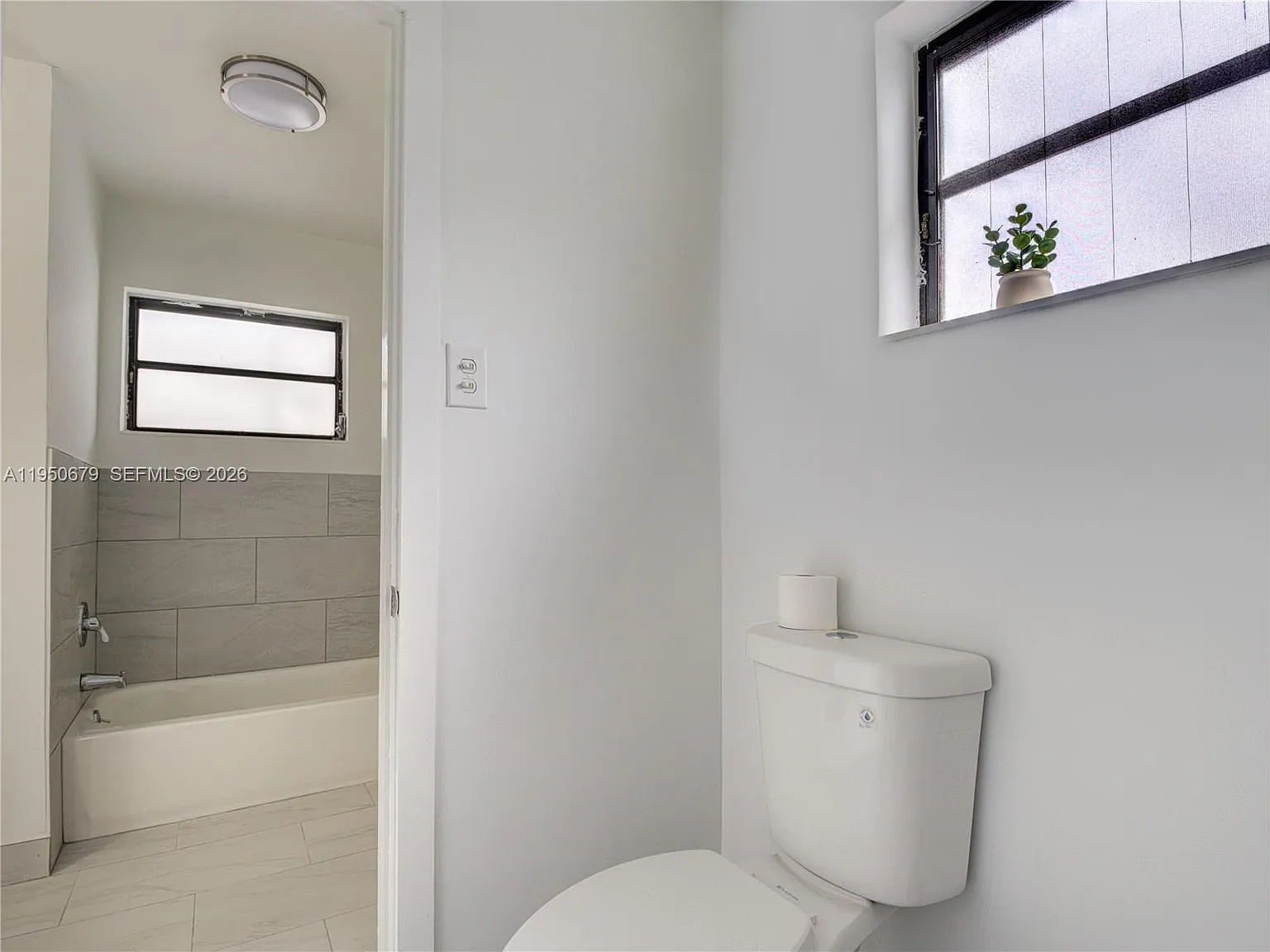 2 bed, 1.5 bath, 1032 sqft, $2,100 — Photo 3