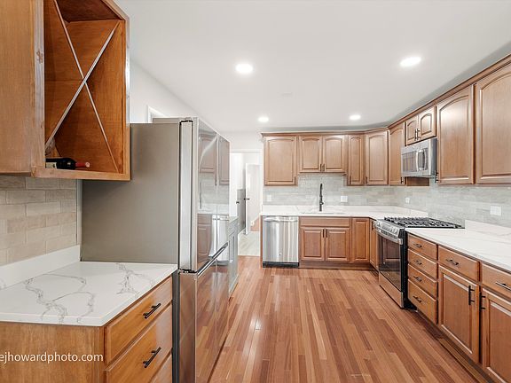 5th image of 431 W Millers Rd
