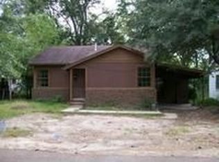 713 E McNeil St, Magnolia, AR 71753