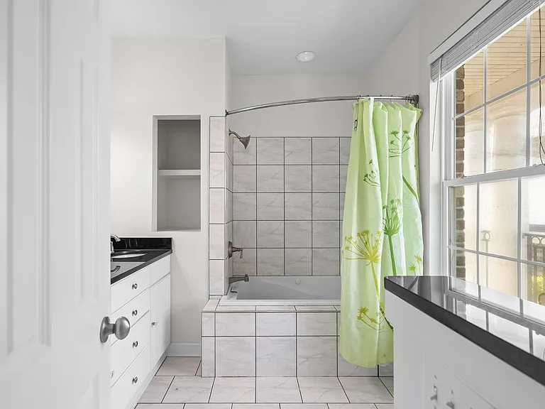 2798 Howard Ave #G — Photo 24