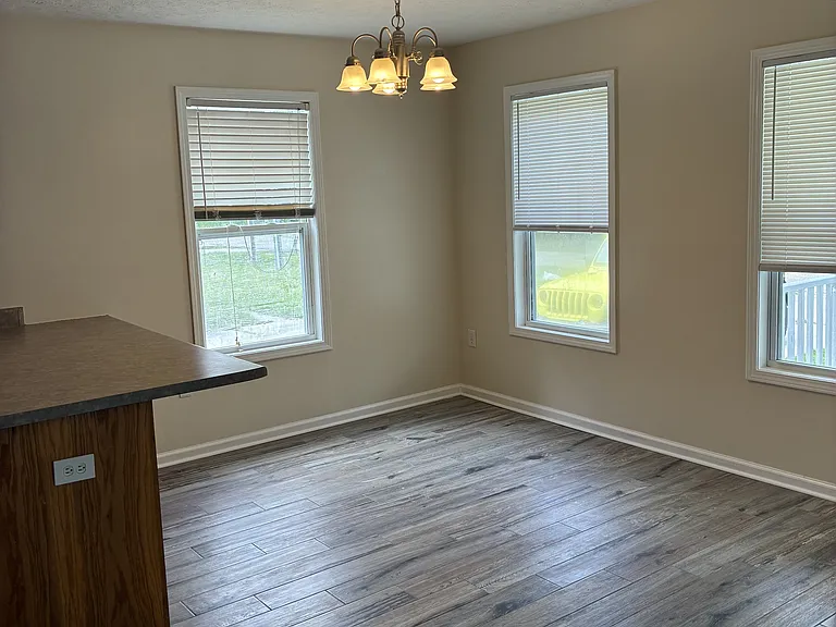 6205 W Forrest St — Photo 3