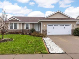 20 N McKenzie Ln, North Liberty, IA 52317