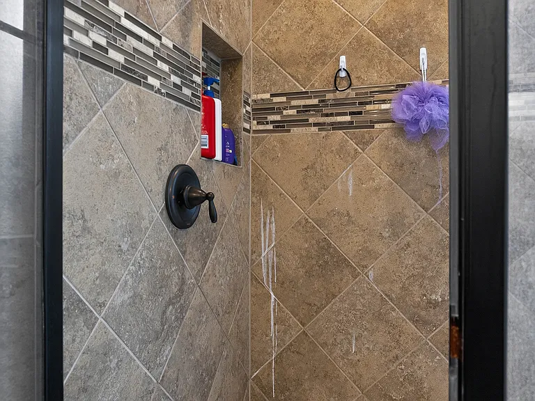 3912 Crater Cir — Photo 12