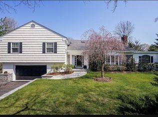 2 Hillair Cir, White Plains, NY 10605