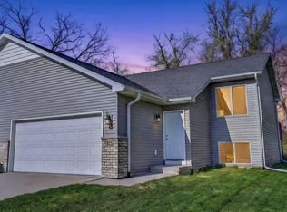 819-823 Thompson Dr, Oregon, WI 53575