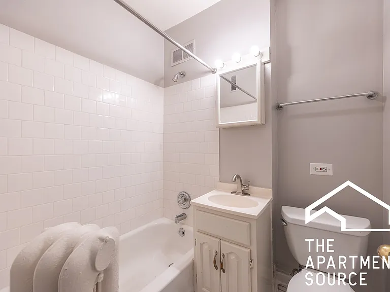 5748 N Winthrop Ave #1 — Photo 9