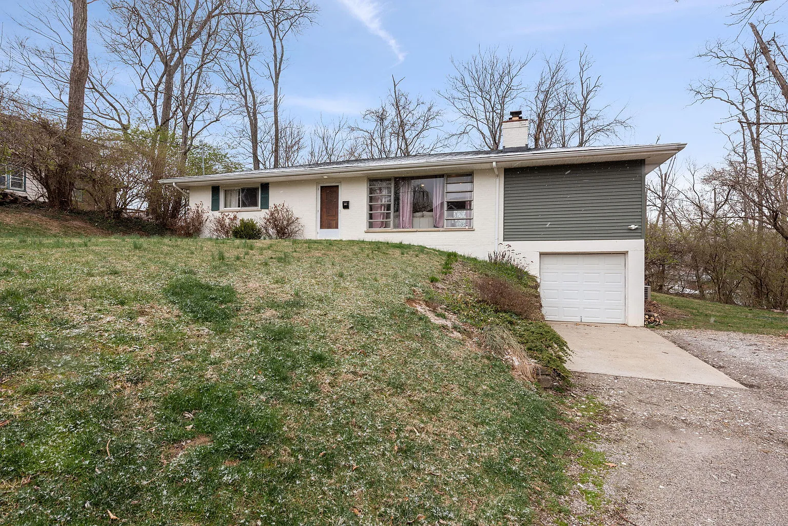 405 Florence Ave photo 1