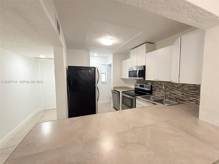 7801 S Colony Cir S #202 — Photo 4