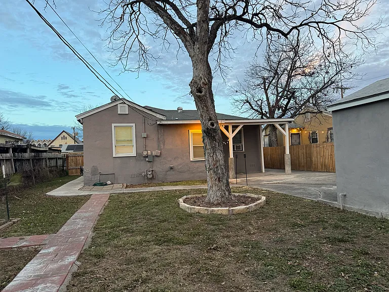 208 Westminster Ave — Photo 6