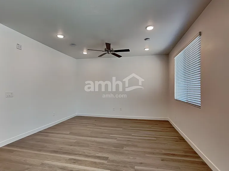 12611 W Flynn Ln — Photo 7