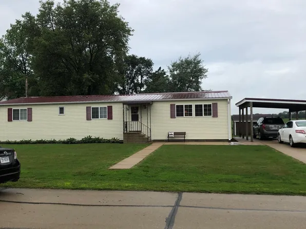 5204 Lockwood St, Martinsburg, NE 68770