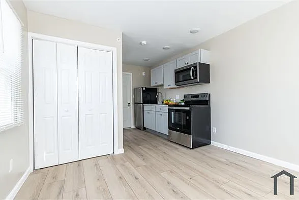 4713 Penn St #E — Photo 23