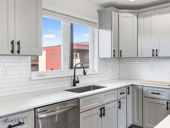 3rd image of 1704 W Lincoln St #4C