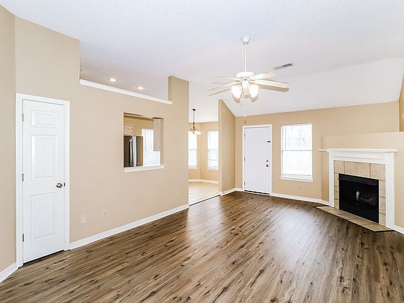 5th image of 50 Steffani Dr