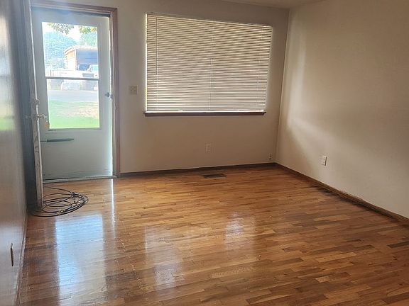 3rd image of 1810 Greenway #1810-1/2
