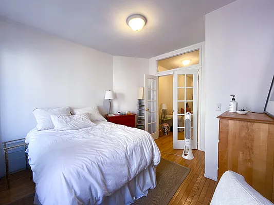 Rented by Compass | media 26