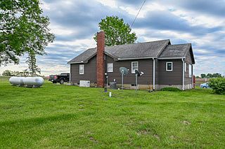 4th image of 9021 E 2250 North Rd
