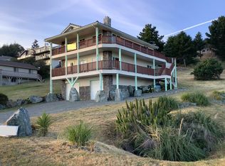 1484 Upper Pacific Dr, Whitethorn, CA 95589