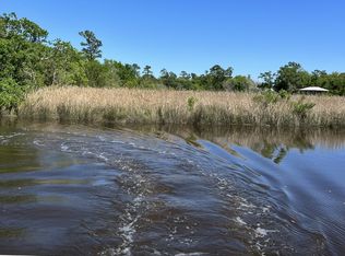 2040 Wilkinson Ln, Bay Saint Louis, MS 39520