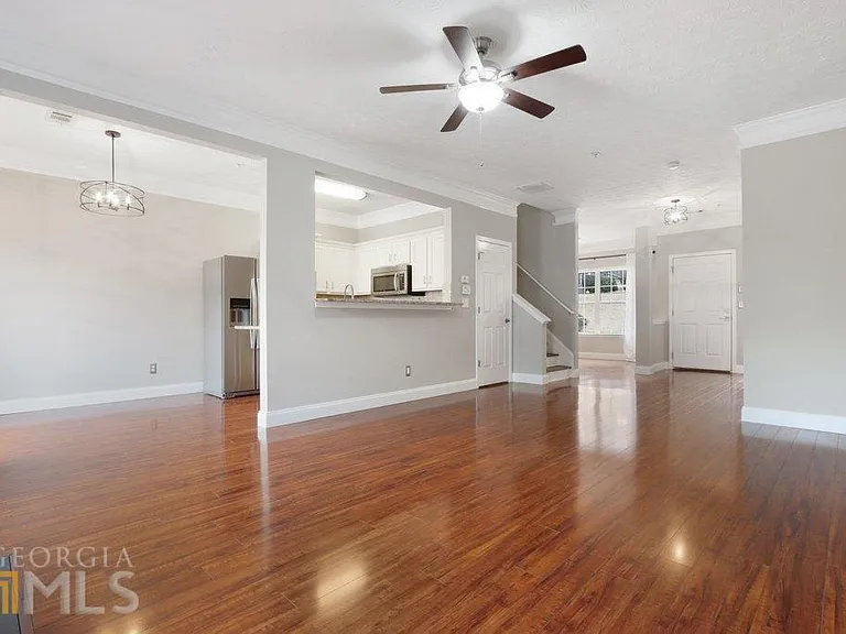 512 Blossom Way — Photo 7