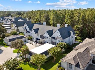 18756 Wimbledon Cir, Lutz, FL 33558