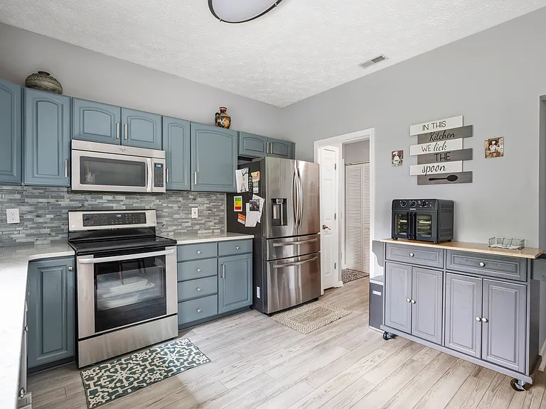 10007 Palmaire Pl — Photo 11