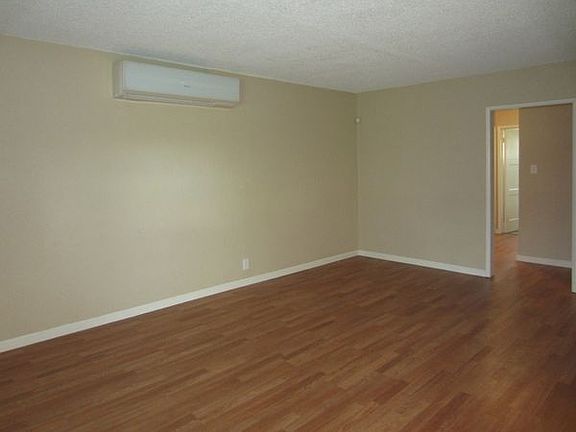 5th image of 2162 S San Antonio Ave