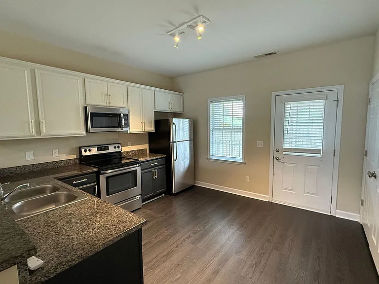 313 Burley Dr #11 — Photo 4