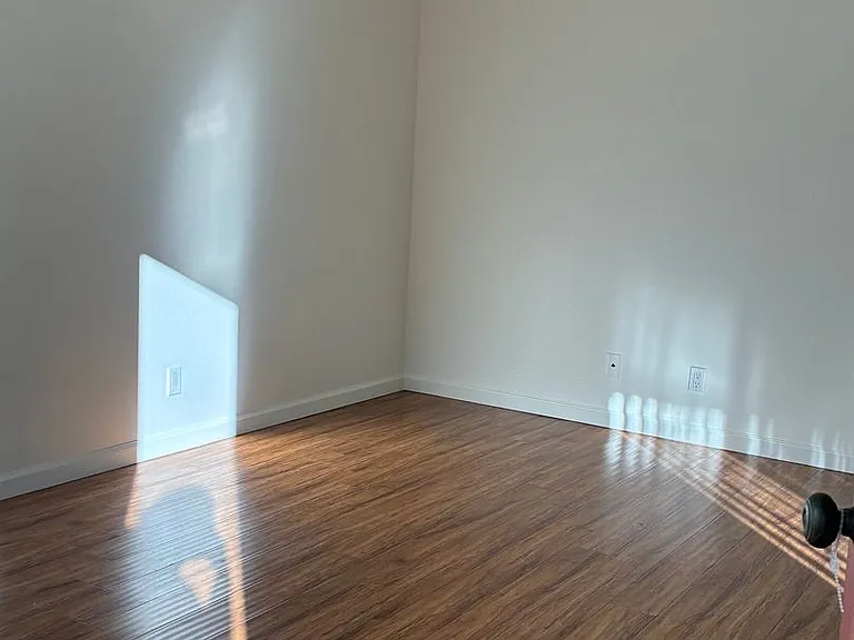 27077 HIDAWAY AVE. — Photo 2