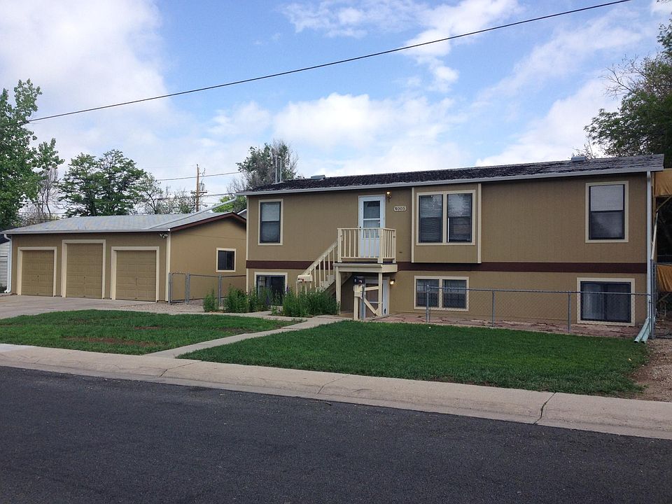 Detached Garages & Off Street Parking