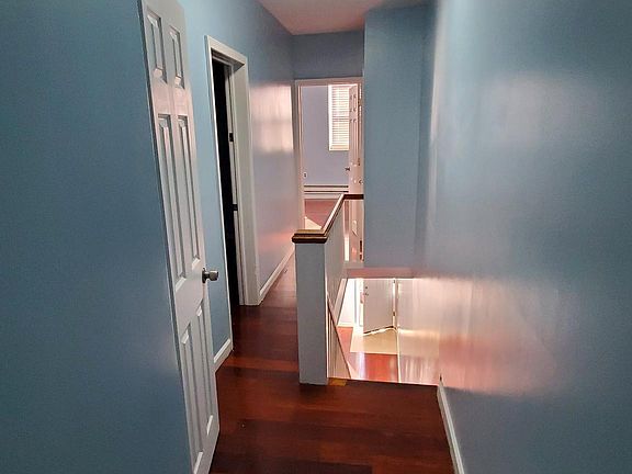 5th image of 2439 S Hutchinson St