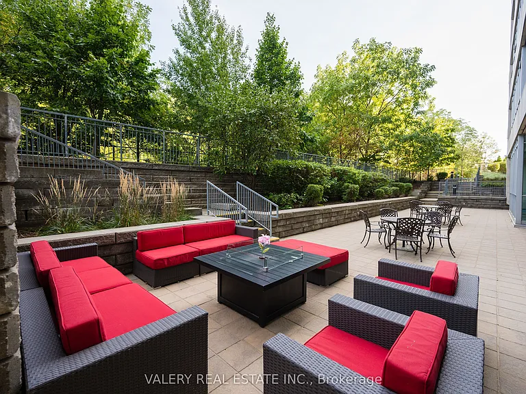 1055 Southdown Rd #201 — Photo 42