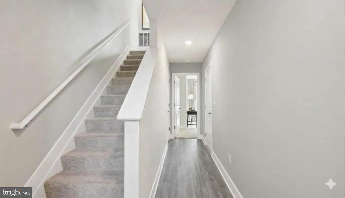 4 bed, 3.5 bath, 1889 sqft, $2,500 — Photo 3