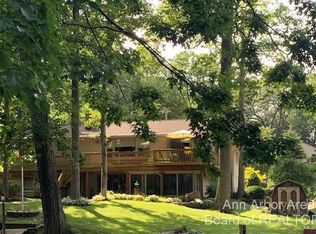 11735 Eriksen Dr, Pinckney, MI 48169