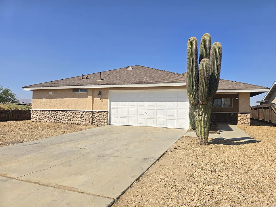 7173 Dogwood Ave