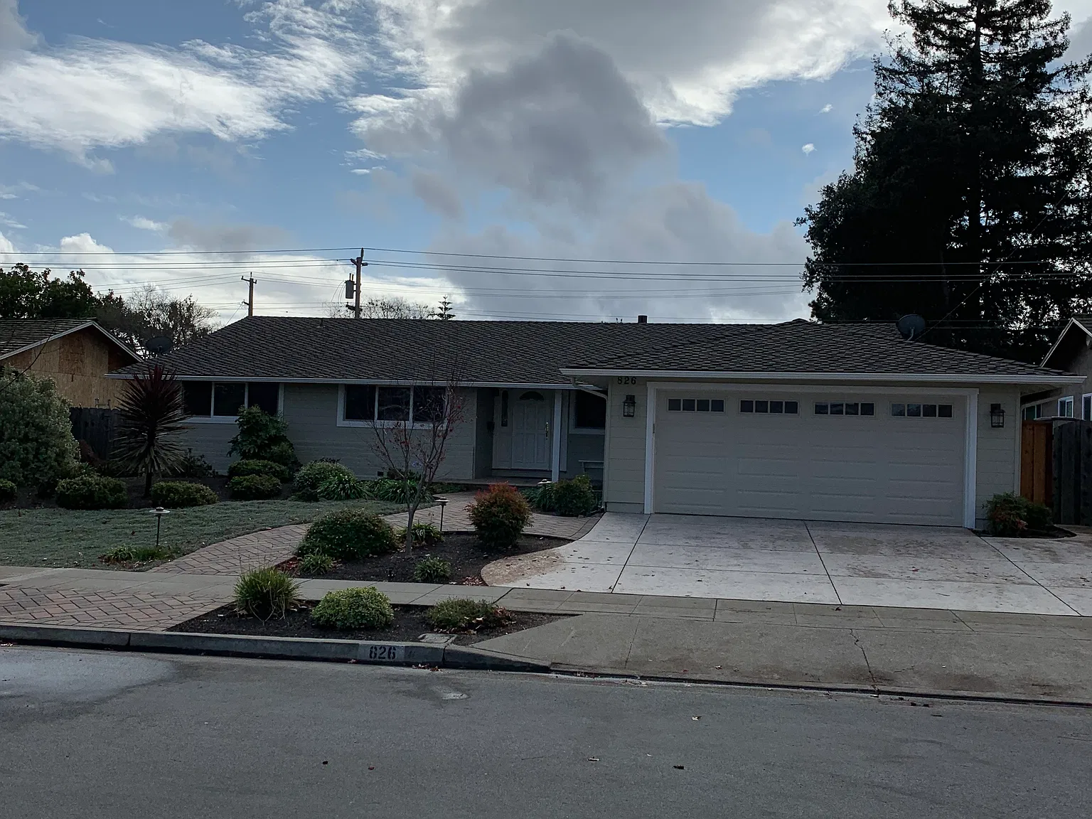 4 bed, 1968 sqft, $6,098 — Photo 3