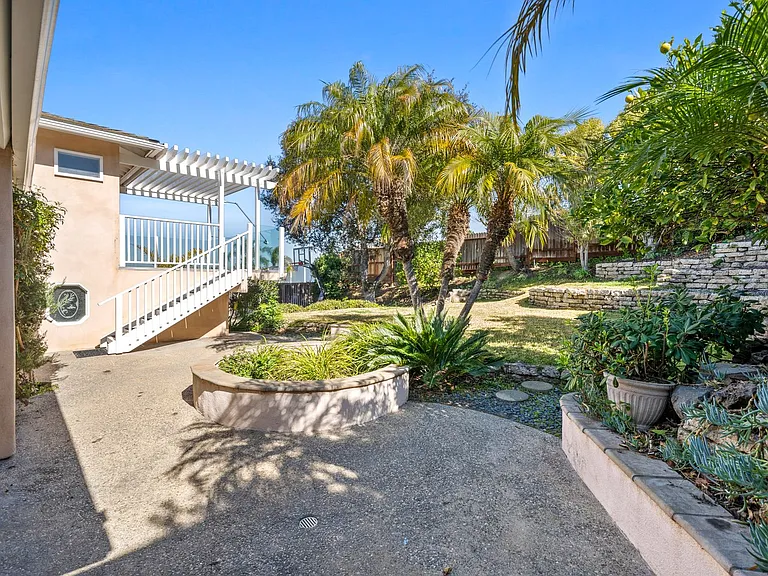 732 Bison Ave — Photo 24