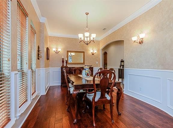 3rd image of 7959 Steeplechase Cir