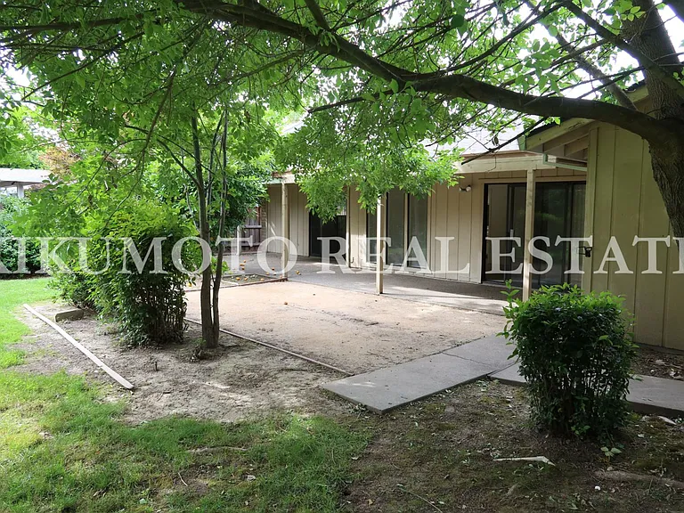 119 Parkshore Cir — Photo 22