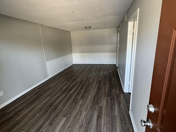 3rd image of 1012 Wells Cir #9