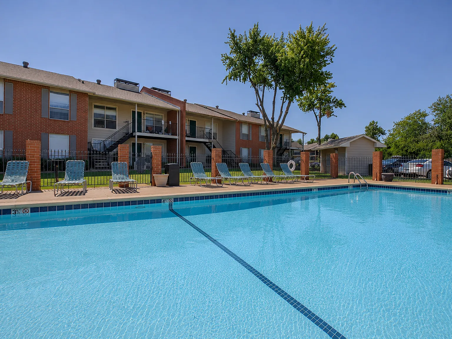 Willow Creek Apartments — Photo 3