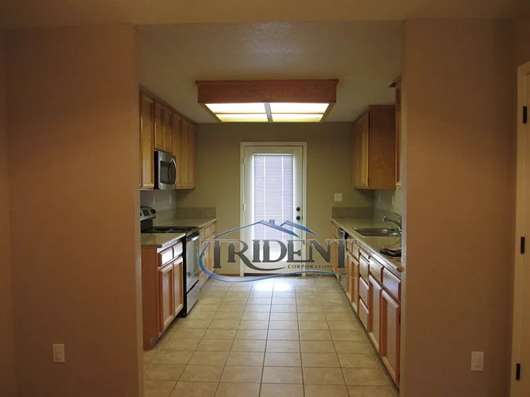 1019 Arbor Dr — Photo 13