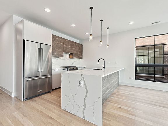 5th image of 1232 N Bosworth Ave #302
