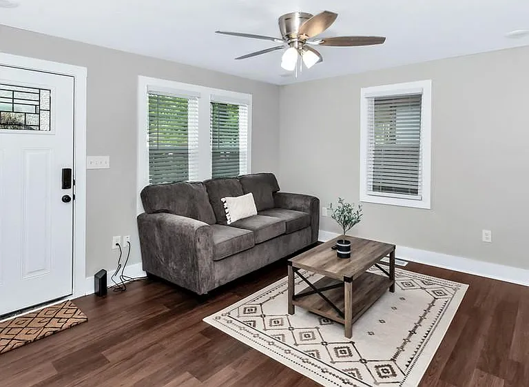 2910 Wilson Dr NW — Photo 1