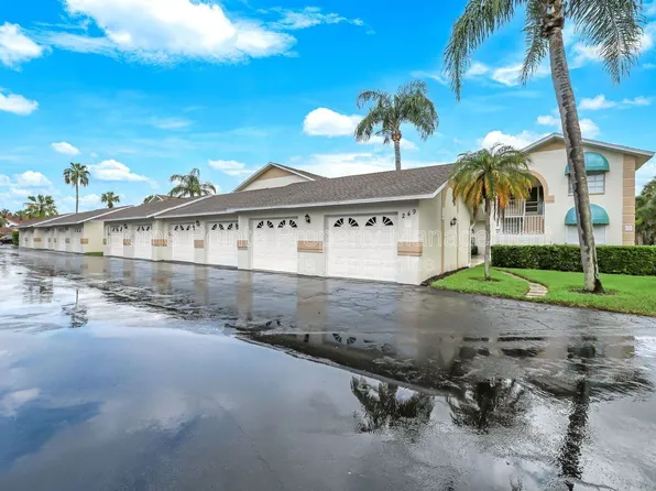 249 Gabriel Cir APT 2, Naples, FL 34104