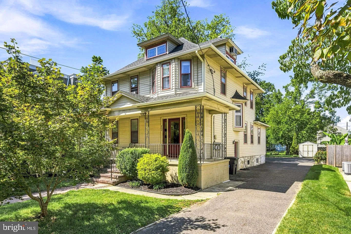 809 Collings Ave — Photo 2